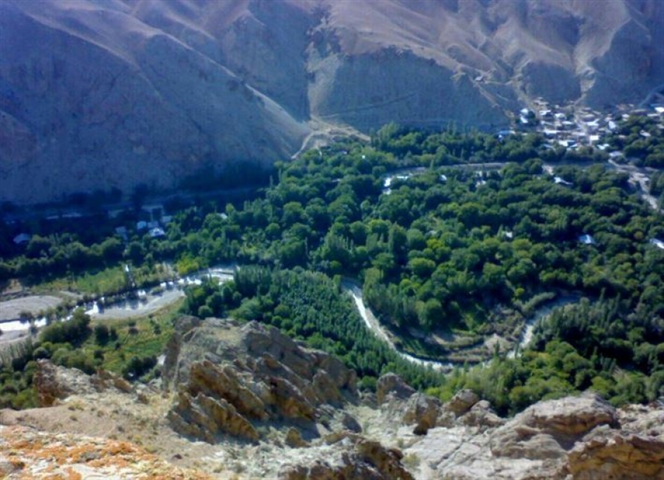 طرح بررسی و شناسایی محوطه های پارینه سنگی شهرستان فیروزکوه انجام می شود