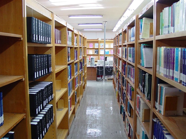 اهدای 100 جلد کتاب گردشگری به کتابخانه های عمومی شهرستان قرچک