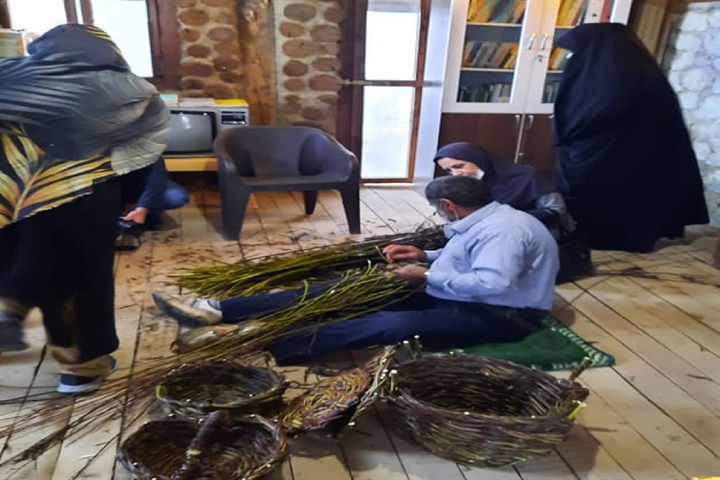 رشته سبد بافی در روستای سنگان تهران احیا می شود